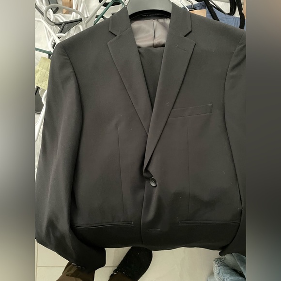 Perry Ellis black suit - Picture 1 of 3